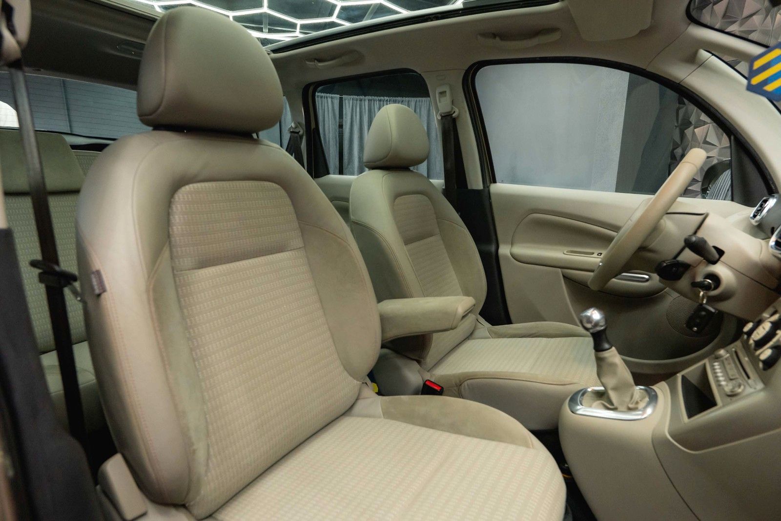 Fahrzeugabbildung Citroën C3 Picasso Exclusive Black Paket *1.Hand*Pano*