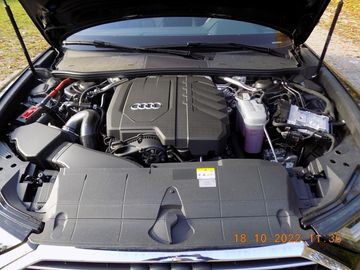 Fahrzeugabbildung Audi A6 Avant sport 40 TFSI 150kW S tr. S-line Matrix