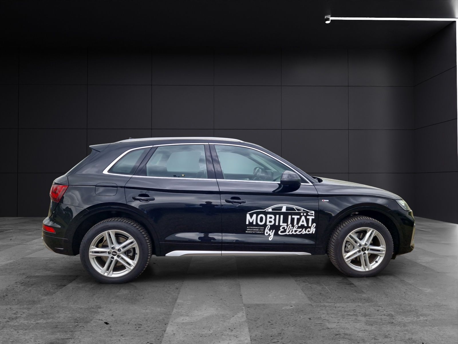 Fahrzeugabbildung Audi Q5 40 TDI quattro S line Navi RearView