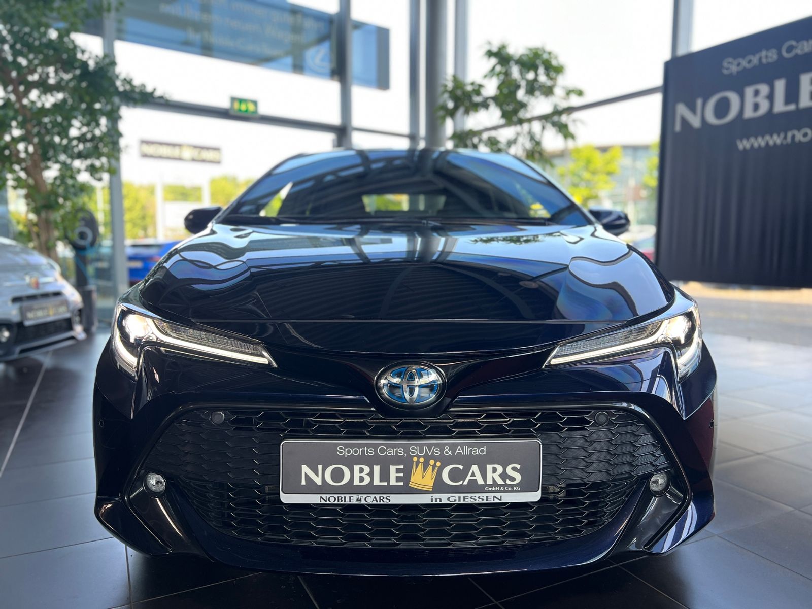 Fahrzeugabbildung Toyota Corolla 2.0 Hybrid Team D JBL LED RFK NAVI SHZ