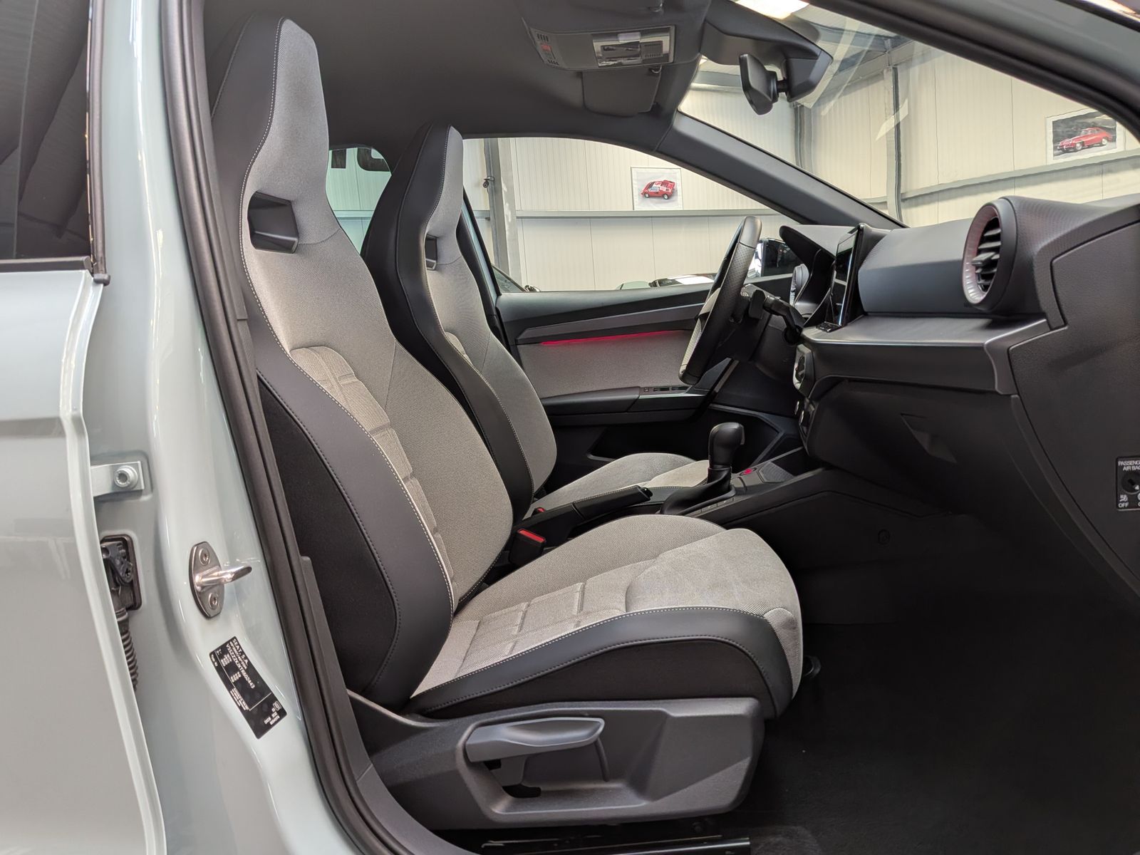 Fahrzeugabbildung SEAT Arona 1.5 TSI FR Black Editio*ACC*KAMERA*LED*18"