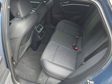 Audi Q8 e-tron - 12