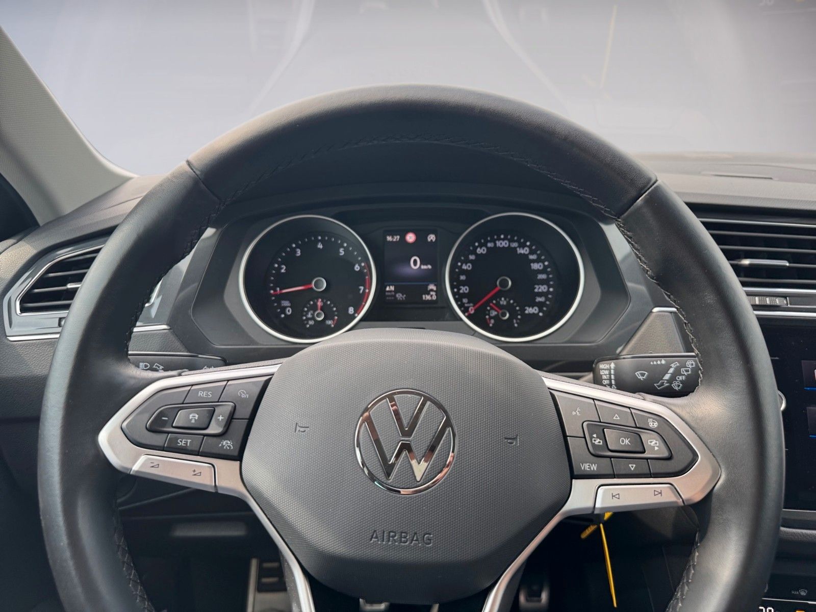 Fahrzeugabbildung Volkswagen Tiguan Life ACTIVE 1.5 TSI