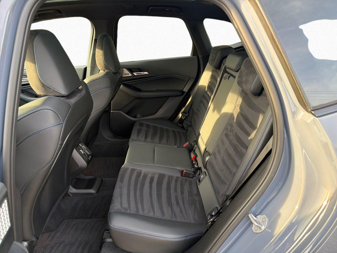 BMW 223 Active Tourer - Bild 14