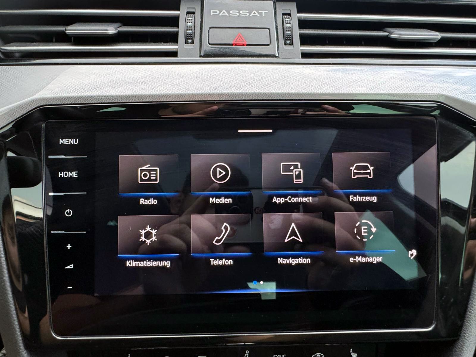 Fahrzeugabbildung Volkswagen Passat Varia. 1.4TSI DSG GTE R-Line ACC PANO AHK