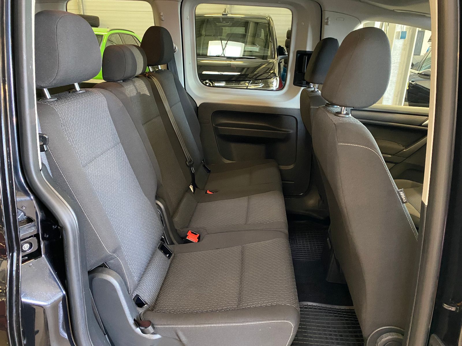 Fahrzeugabbildung Volkswagen Caddy 2.0 TDI Klimaautomatik PDC SHZ Tempomat