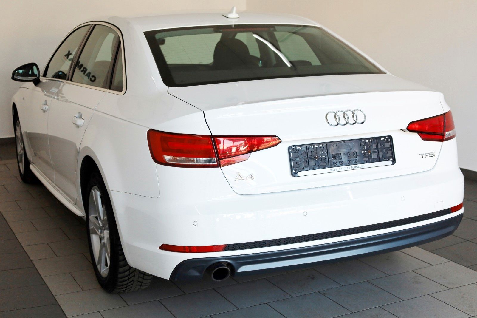 Fahrzeugabbildung Audi A4 Lim. S Line ext. Xenon,SH,PDC,Allwetter