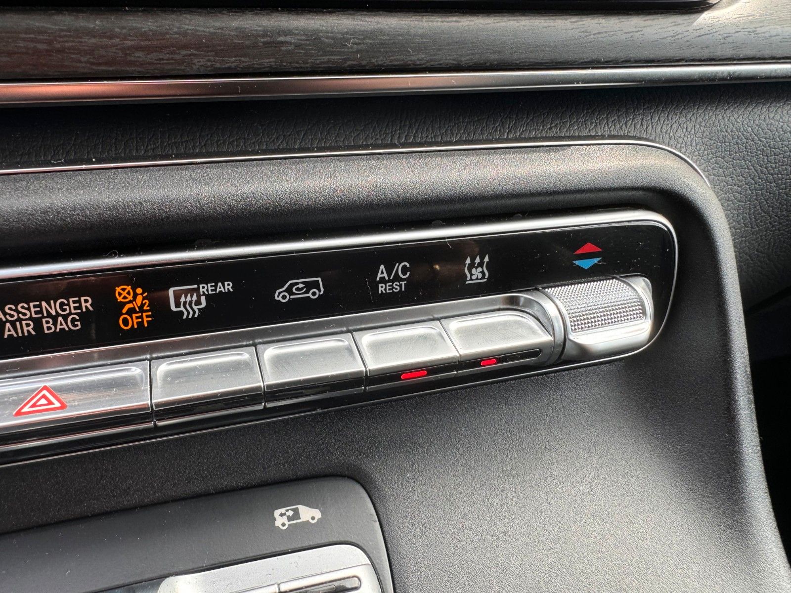 Fahrzeugabbildung Mercedes-Benz V 300 d AVANTGARDE Extral DISTRONIC 360Kamera