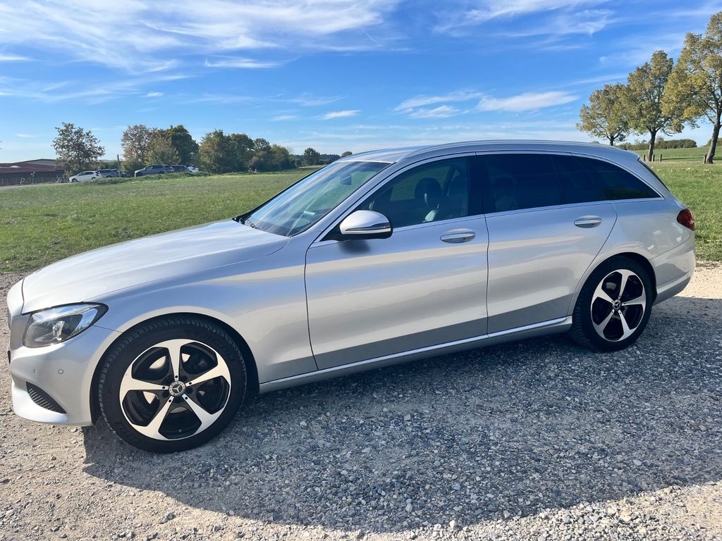 Image of Mercedes-Benz C 220