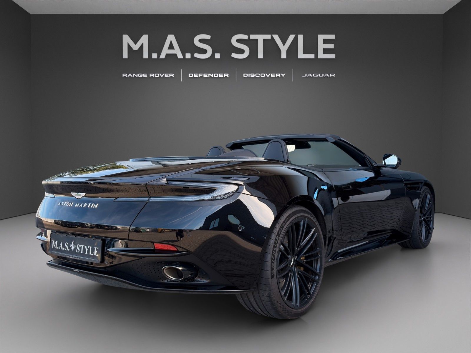 Fahrzeugabbildung Aston Martin DB12 4.0 V8 Volante PPF Bowers & Wilkins