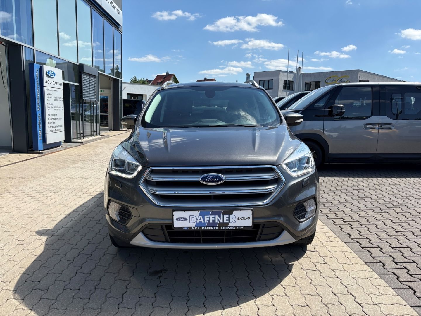 Fahrzeugabbildung Ford Kuga Titanium AHK Beheizbare WSS Allwetter