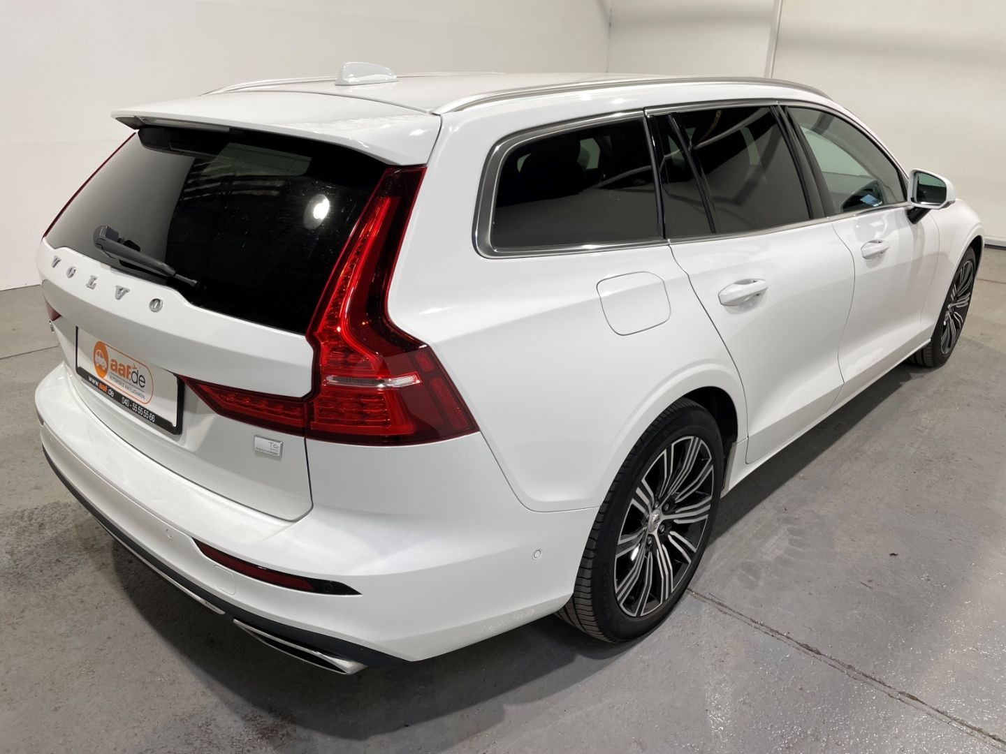 Volvo V60 T6 Recharge AWD Inscription Leder LED ACC imagem 3