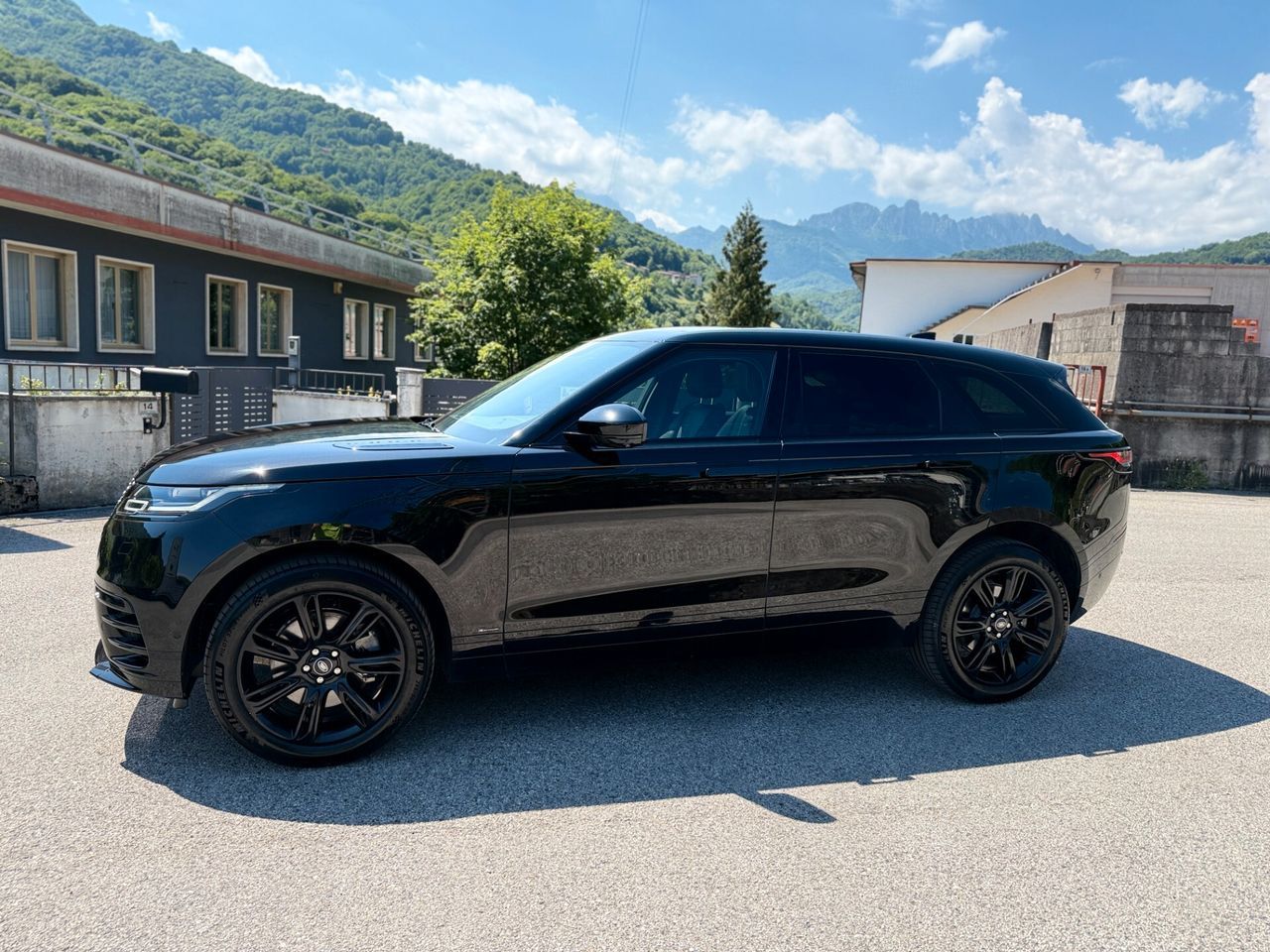Land Rover Range Velar 2.0D I4 204 CV R-Dynamic imagem 2