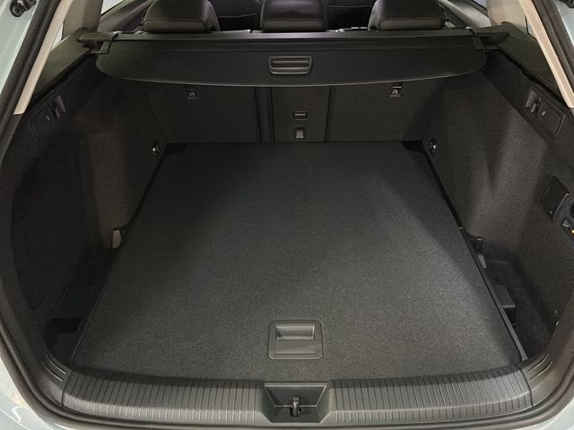 Golf VIII Variant Life 2.0 TDI DSG AHK