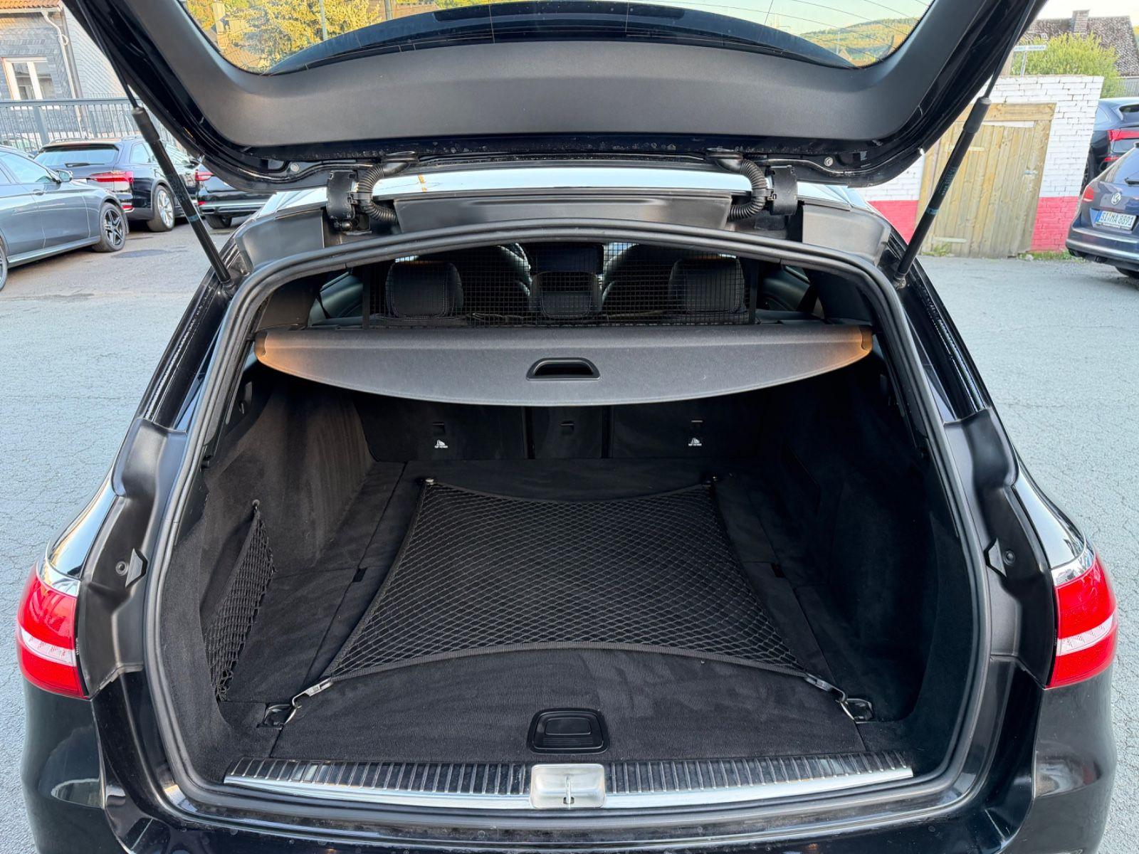 Mercedes-Benz E 220 E T-Modell E 220 d/LED/AHK/AMBIENTE/