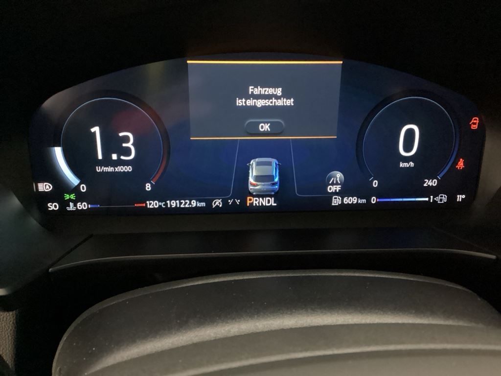 Fahrzeugabbildung Ford Kuga ST-Line X HUD AHK-klappbar Navi B&O LED