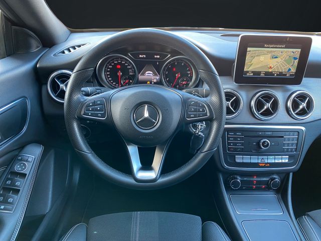 Mercedes-Benz CLA 180 Shooting Bra