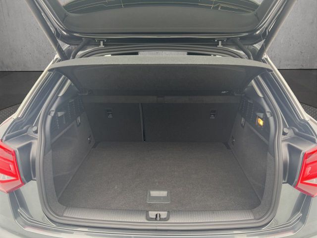 Q2 35 1.5 TFSI S line Bluetooth LED Klima