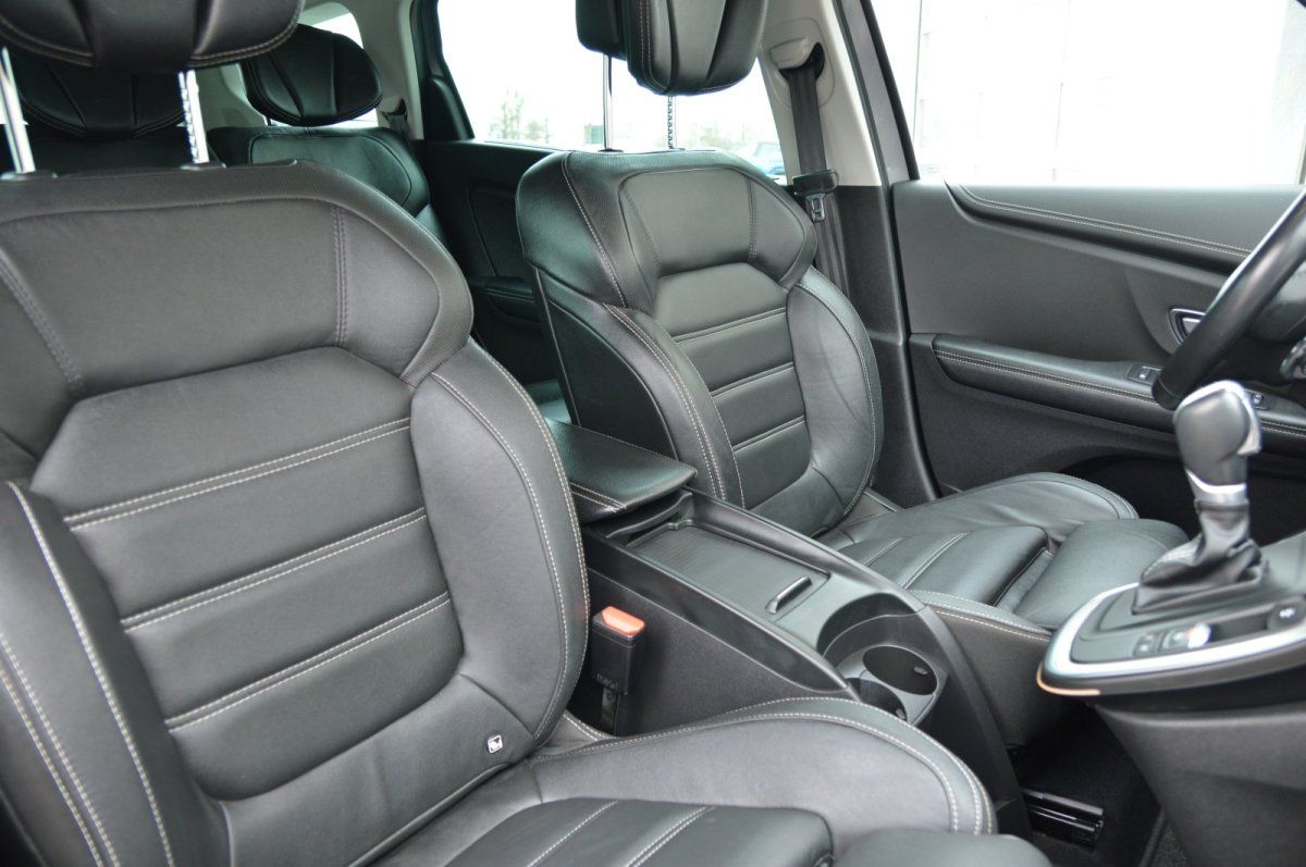 Fahrzeugabbildung Renault Scenic IV   Grand Executive Leder AHK Bose Autom