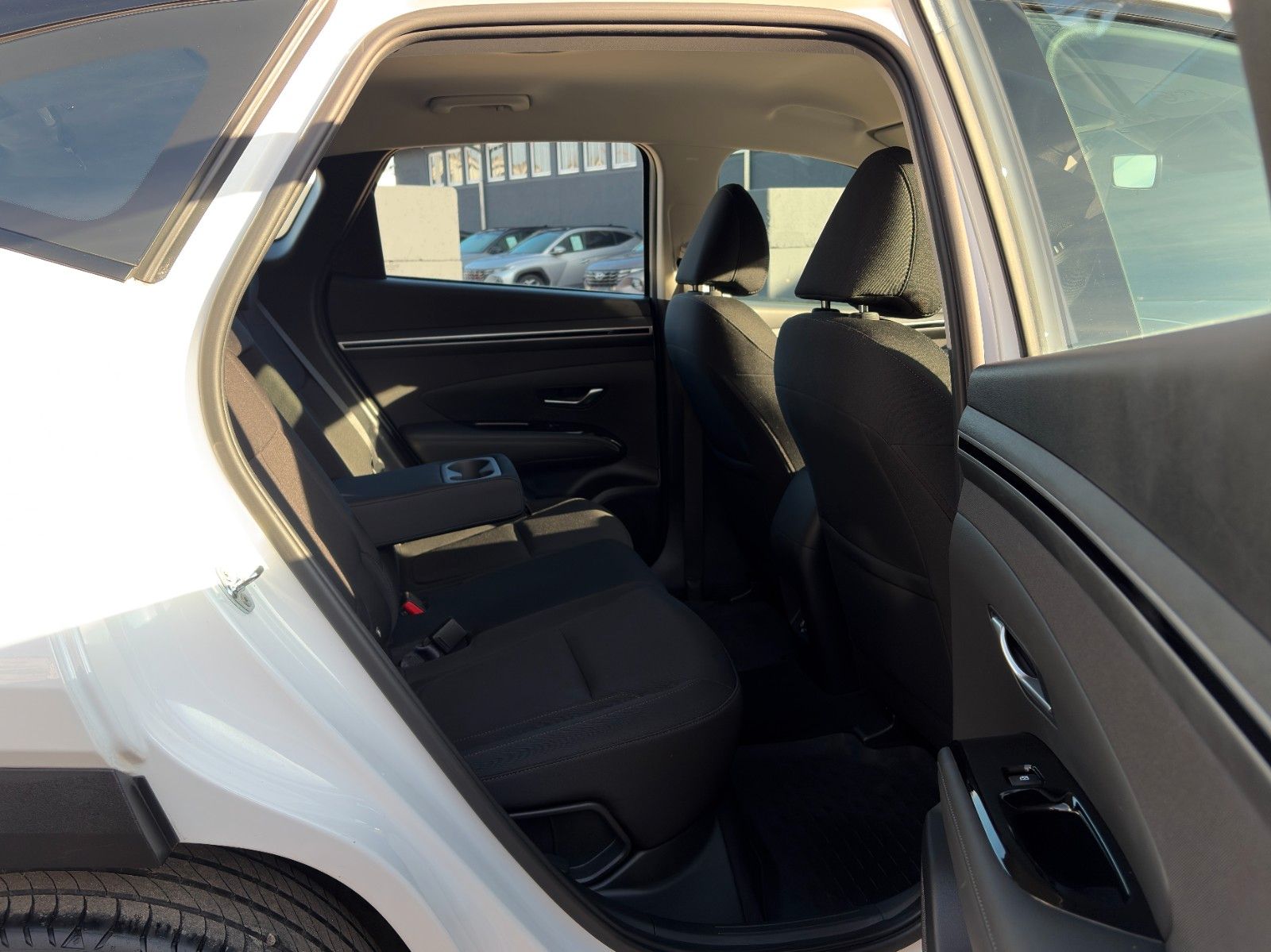 Fahrzeugabbildung Hyundai Tucson 1.6 T-GDI PHEV 4WD Temp. CarPlay CAM SHZ