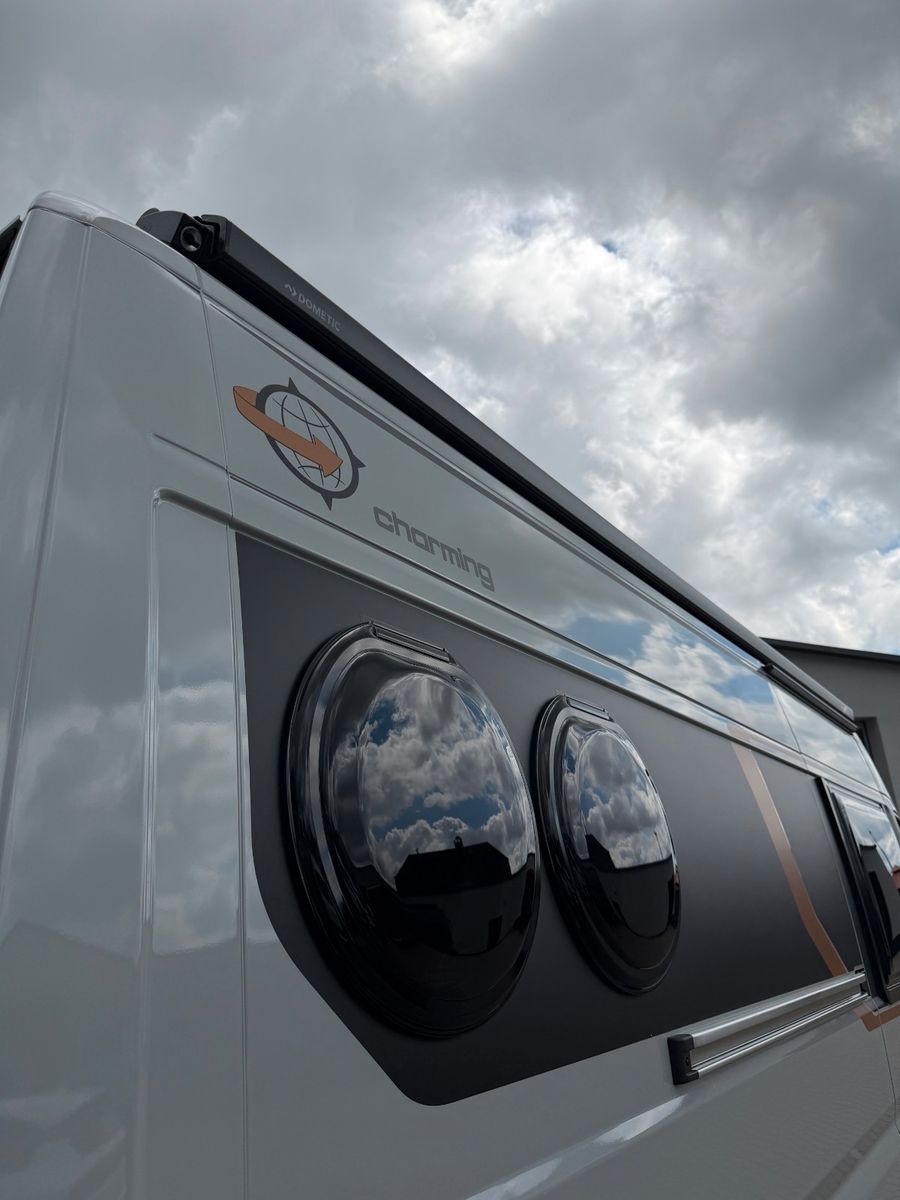 Fahrzeugabbildung Malibu Van first class - two rooms GT skyview 640 LE RB