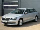Skoda Superb Combi Style*CarPlay*Bi-Xenon*SHZ*ACC*AHK* - Skoda Superb in Augsburg