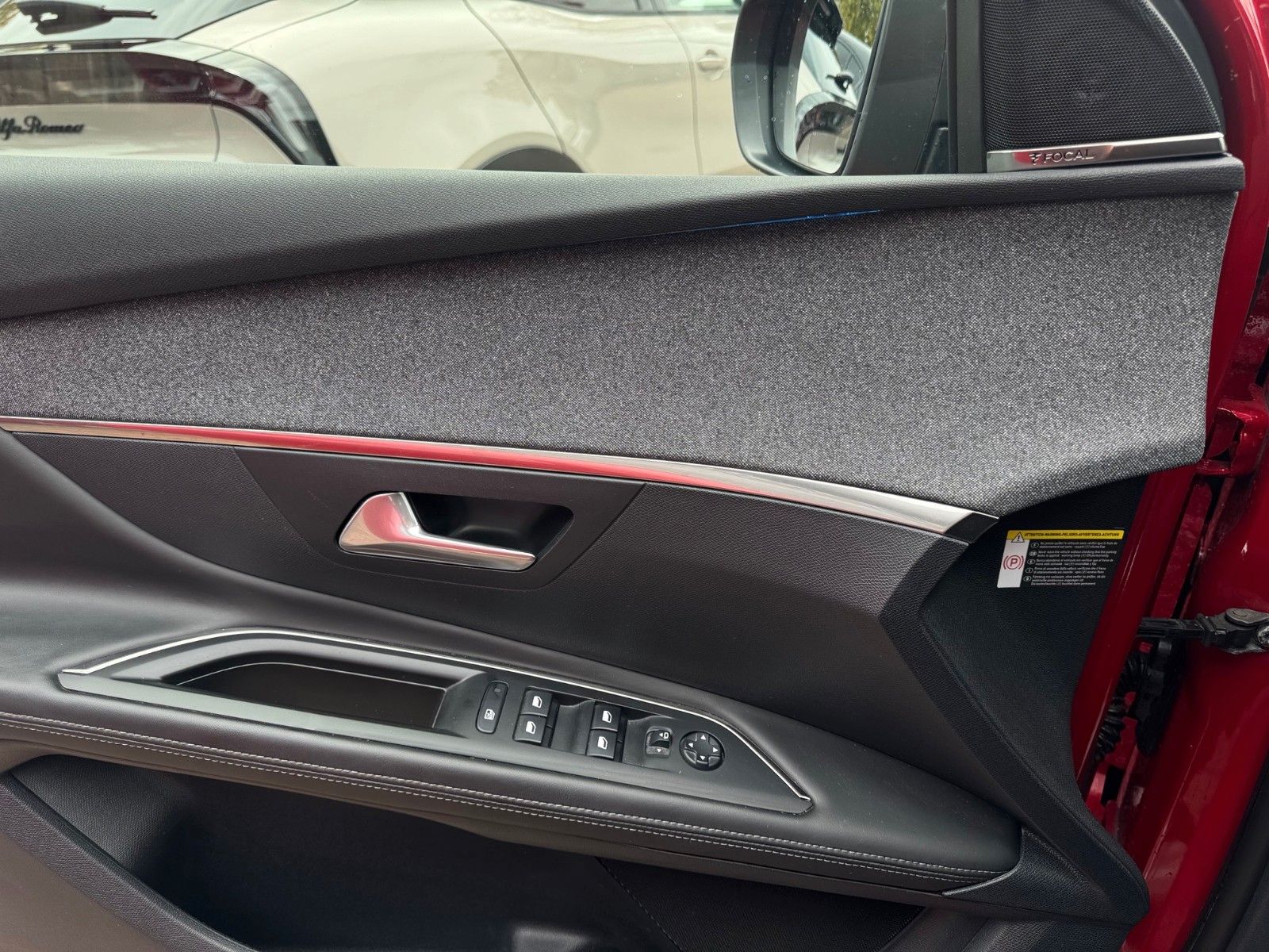 Fahrzeugabbildung Peugeot 3008 Allure 165PS Panorama Navigation Checkheft