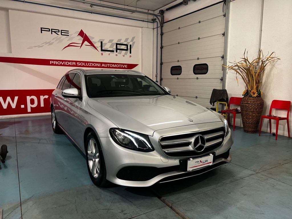 Image of Mercedes-Benz E 220