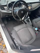Alfa Romeo Giulietta 2.0 JTDM, 16V, 150 PS - Alfa Romeo Giulietta: 2.0