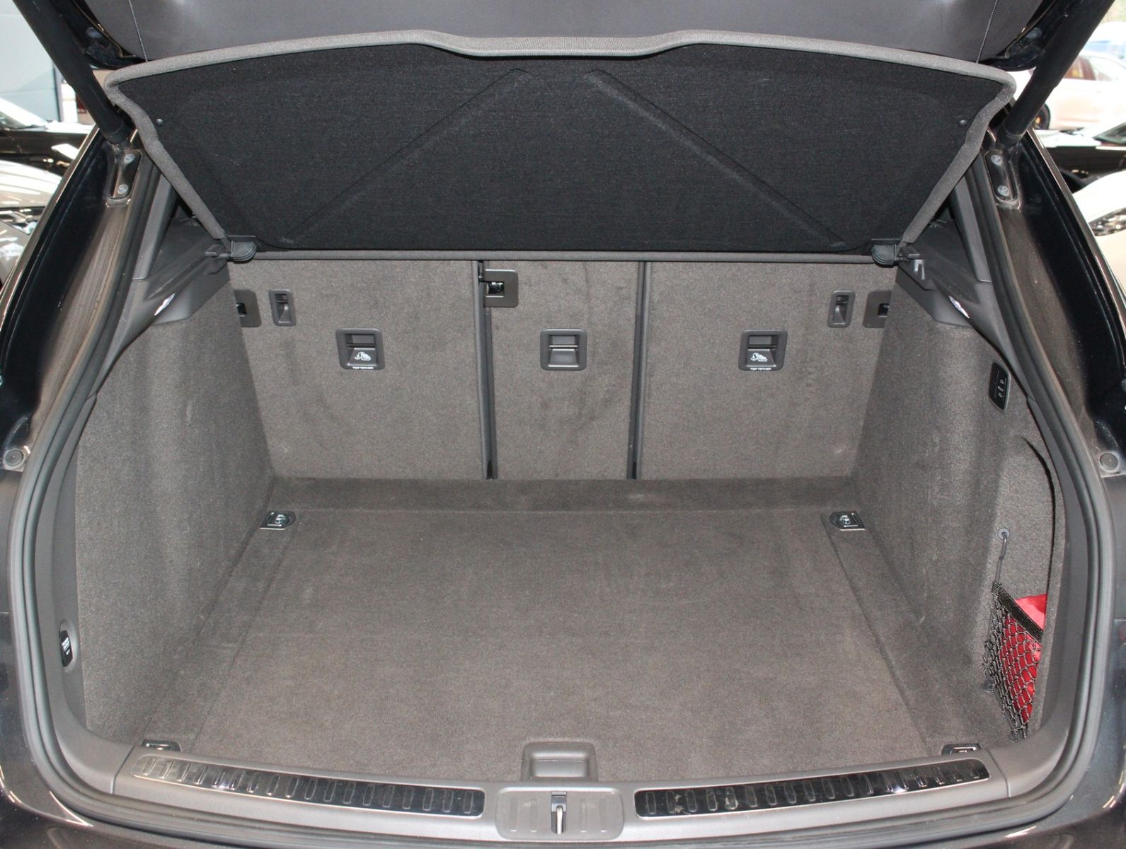 Fahrzeugabbildung Porsche Macan GTS Sport Design Sport Chrono*Pano