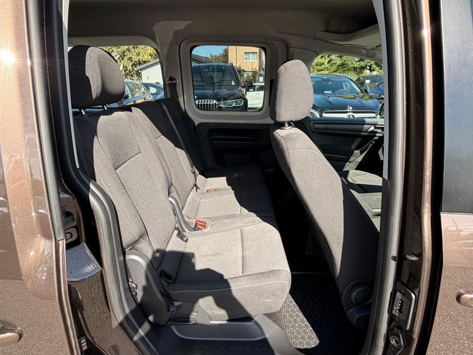 Volkswagen Caddy 2,0 TDI Aut / 7xSITZER / AHK / NAVI / STHZ