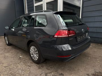 Volkswagen Golf - 6