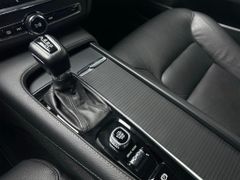 VOLVO V90 Pro T4 Mom.Pro Leder Navi LED ACC Kam.