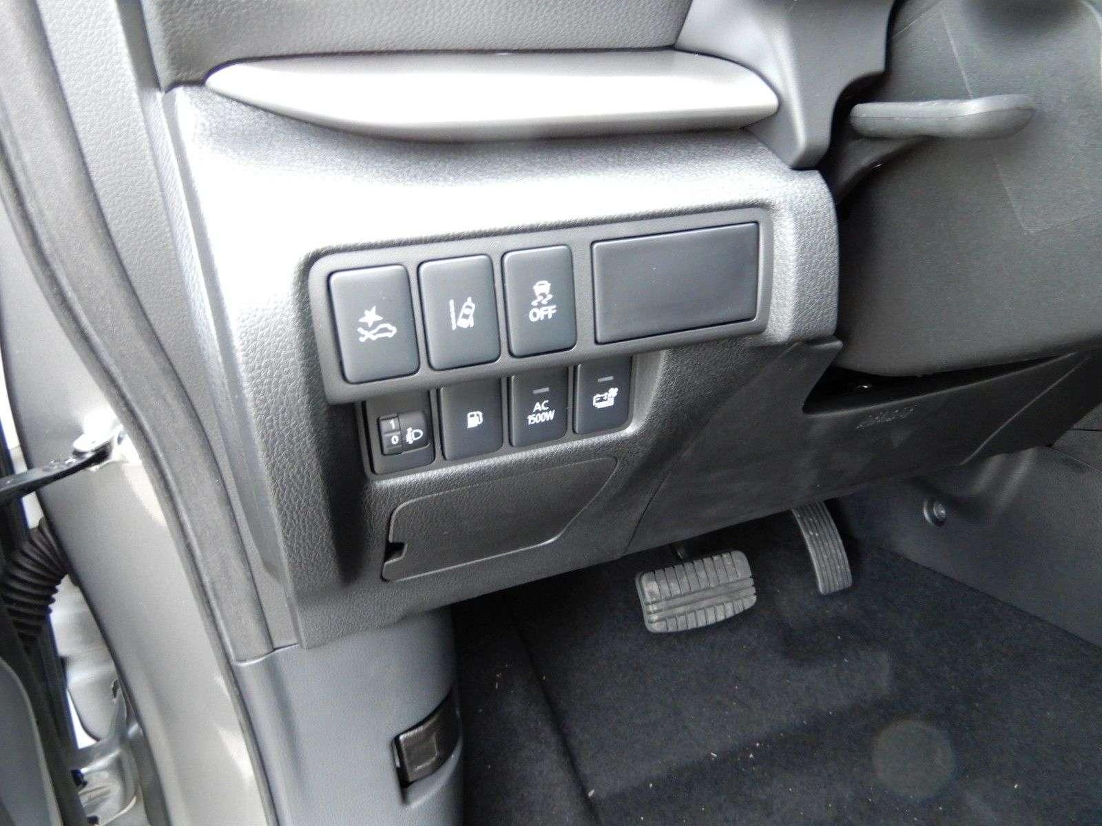 Fahrzeugabbildung Mitsubishi Eclipse Cross 2.4 PHEV SELECT 4WD Navi LED