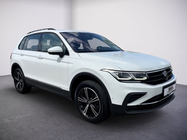 Tiguan 2.0 TDI LIFE MATRIX LED+PANO+360°+STHZ+AH