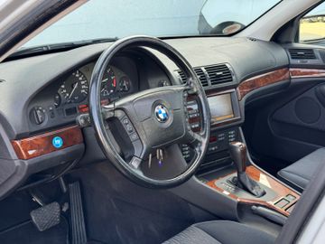 BMW 523 - 11