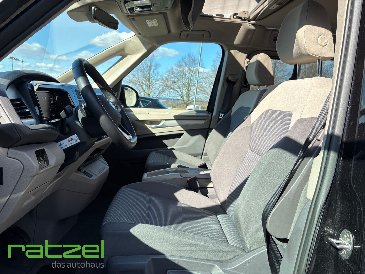 Fahrzeugabbildung Volkswagen T7 California Beach 2.0 TSI DSG+6-SITZER+AHK+NAV