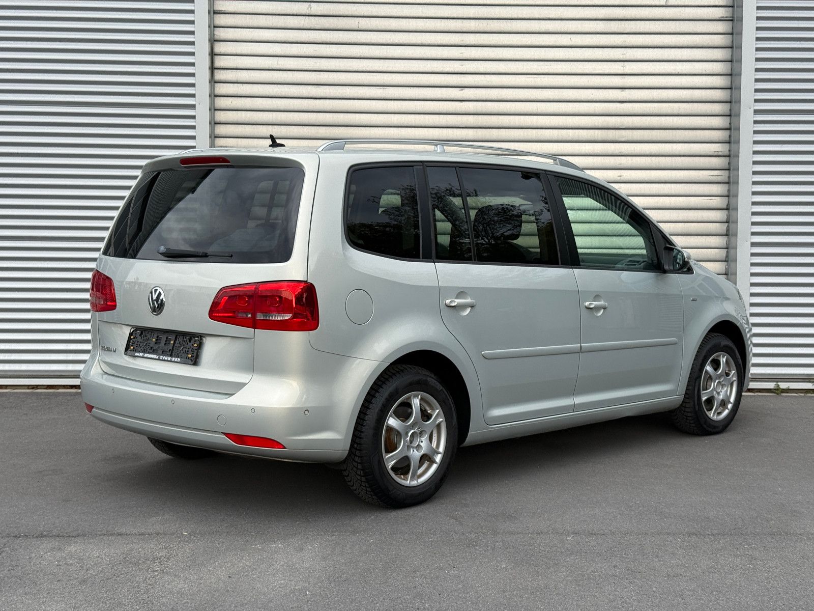 Fahrzeugabbildung Volkswagen Touran Cup 1.2 TSI 7-Sitzer Bi-Xenon GRA SHZ PDC