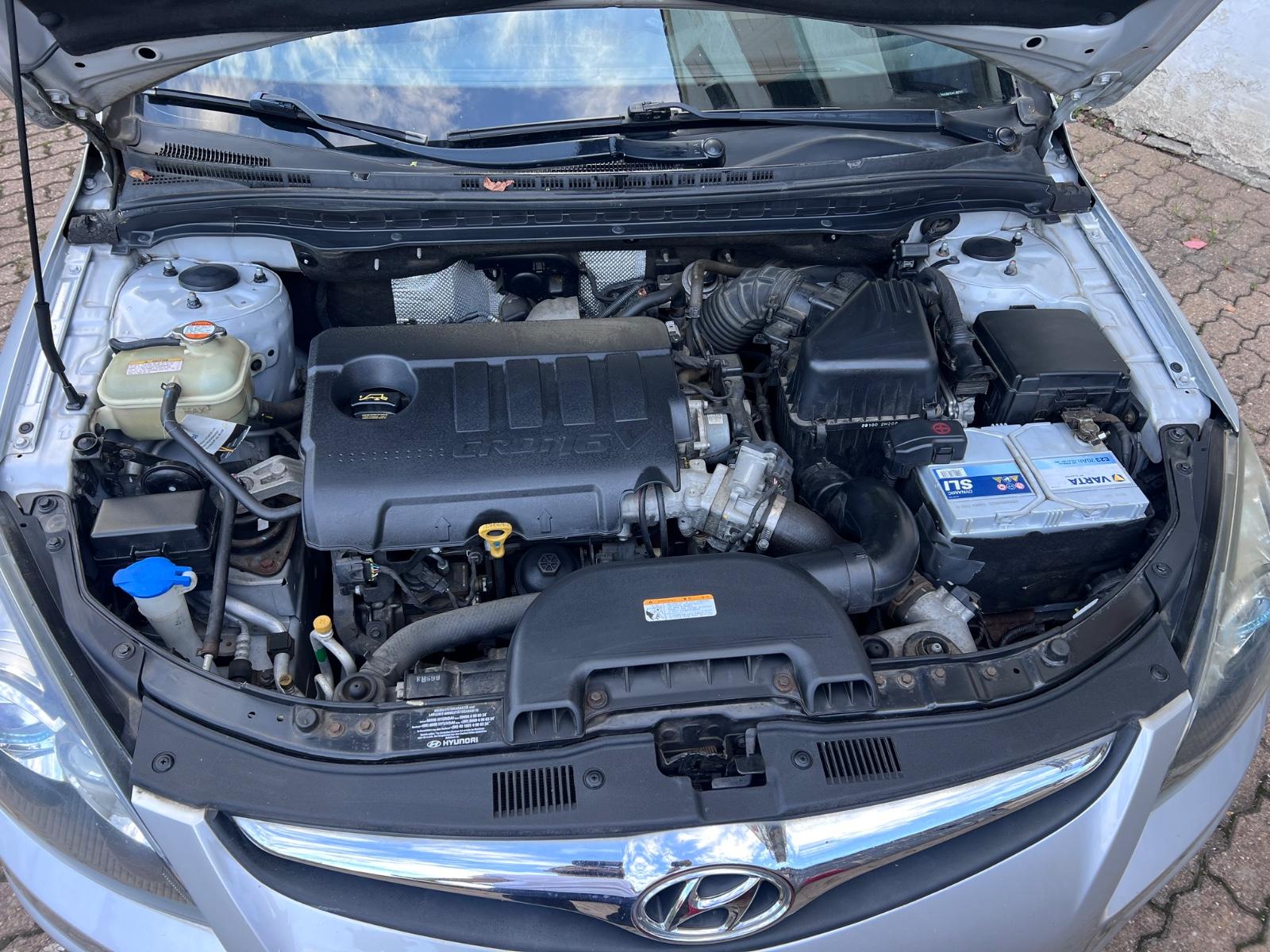 Hyundai i30 2011 — photo 10