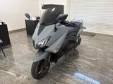 Yamaha T Max 530 LUX - YAMAHA ROLLER T MAX
