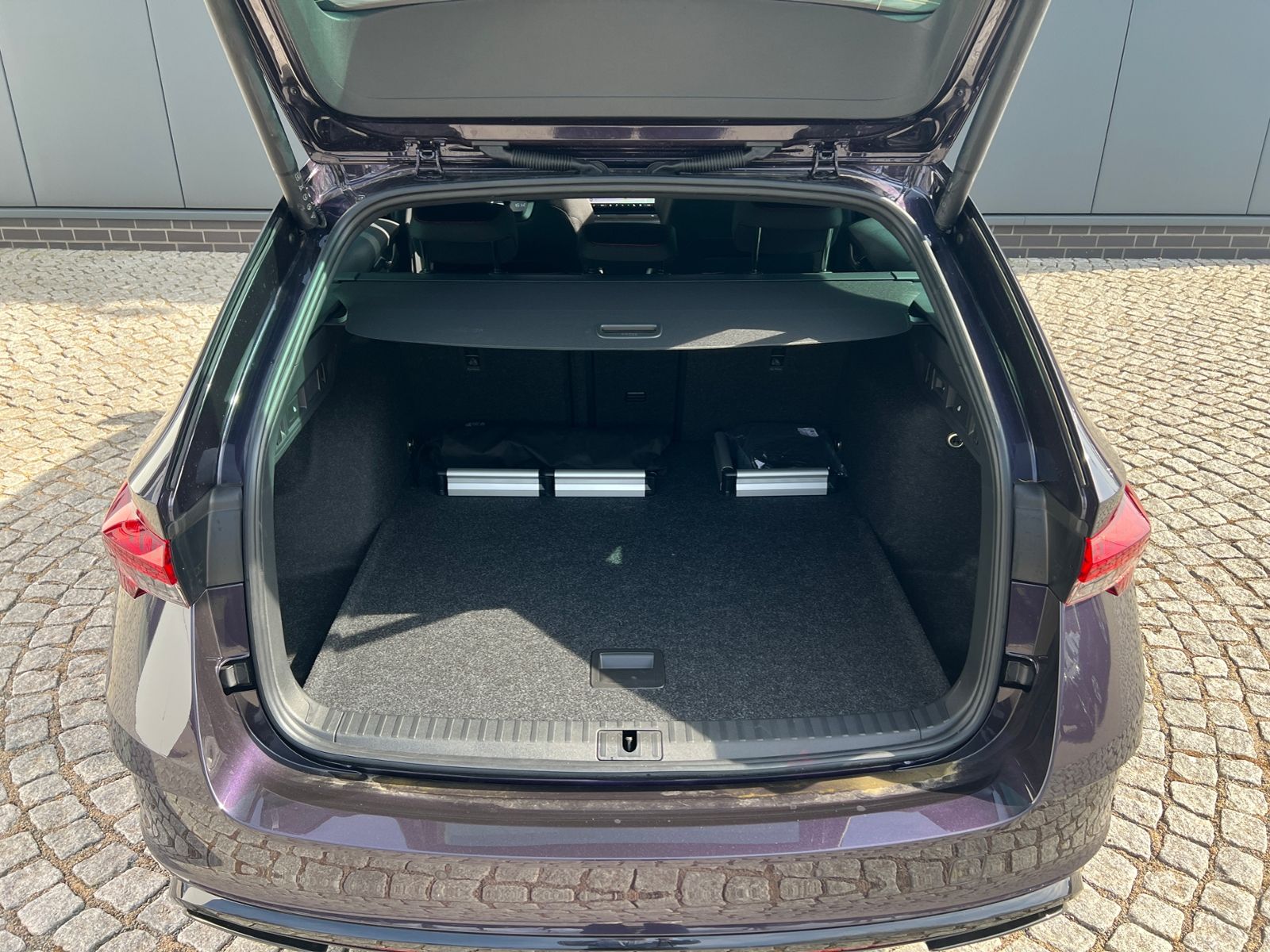 Fahrzeugabbildung SKODA Octavia Combi RS 2.0 TSI DSG *Panorama, AHK, Ind