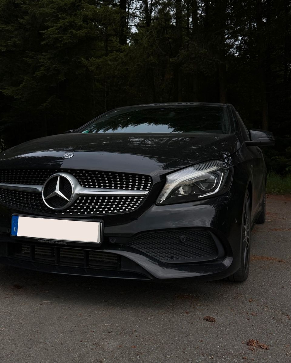 MERCEDES-BENZ A 180 - AMG Line