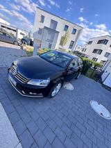 Volkswagen Passat 1.4 TSI DSG 118kW Highline BMotion Te... - VW Passat Gebrauchtwagen in Stuttgart