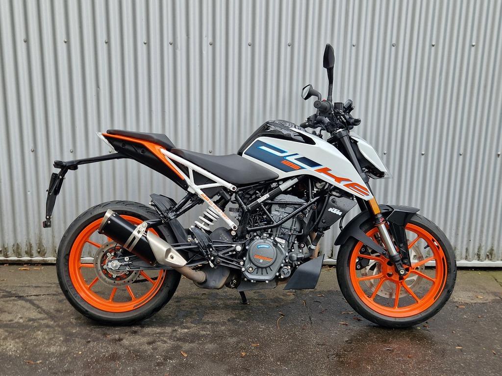 KTM 125 DUKE ABS 2023 frische Inspektion