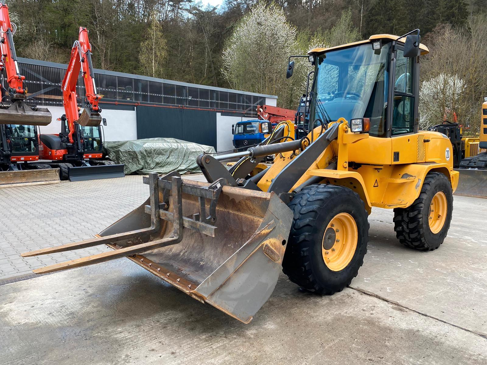 Volvo L 30 G *SW + Schaufel + Gabel* 35