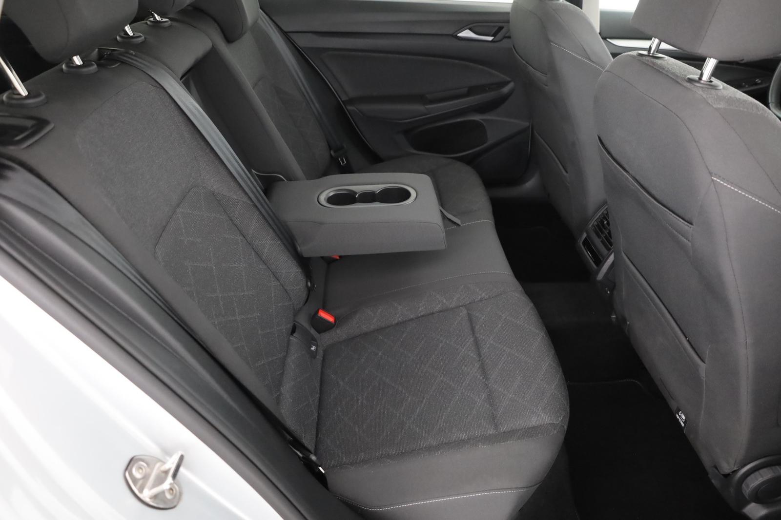 Volkswagen Golf VIII Variant 2.0 TDI DSG LED Navi Pano ACC