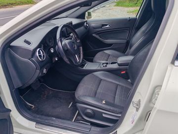 Mercedes A 180 - 12