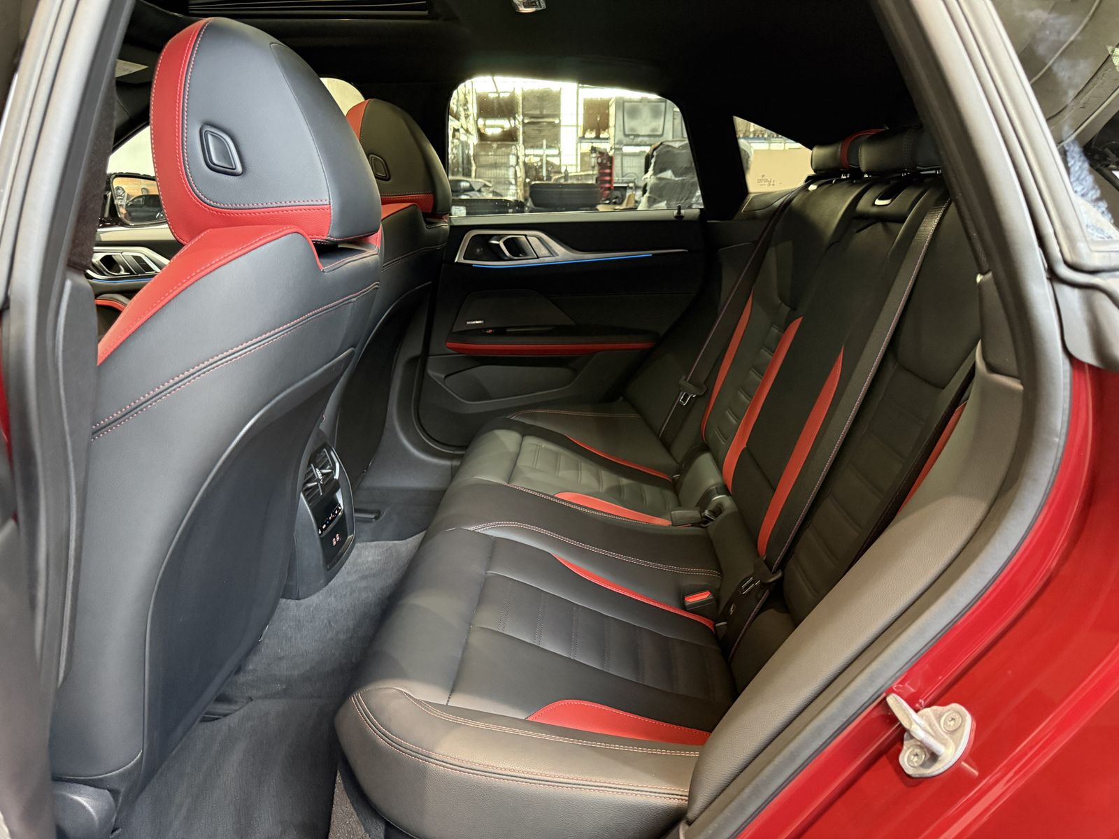 Fahrzeugeinzelansicht 13 Fahrzeugabbildung BMW i4 M50 |elektr. Glasdach |HK Surround |Carbon Ex