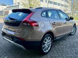 Volvo V40 D3 Cross Country/RCAM/LED/LEDER/NAVI/SHZ/ - Volvo V40 Cross Country: Limousine