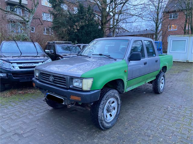 Toyota Hilux 2.4 D diesel 4x4 klima